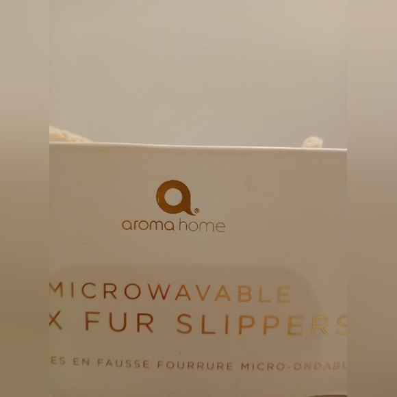 Aroma Home Cream Faux Fur Microwavable Mule Slippers - Picture 4 of 11